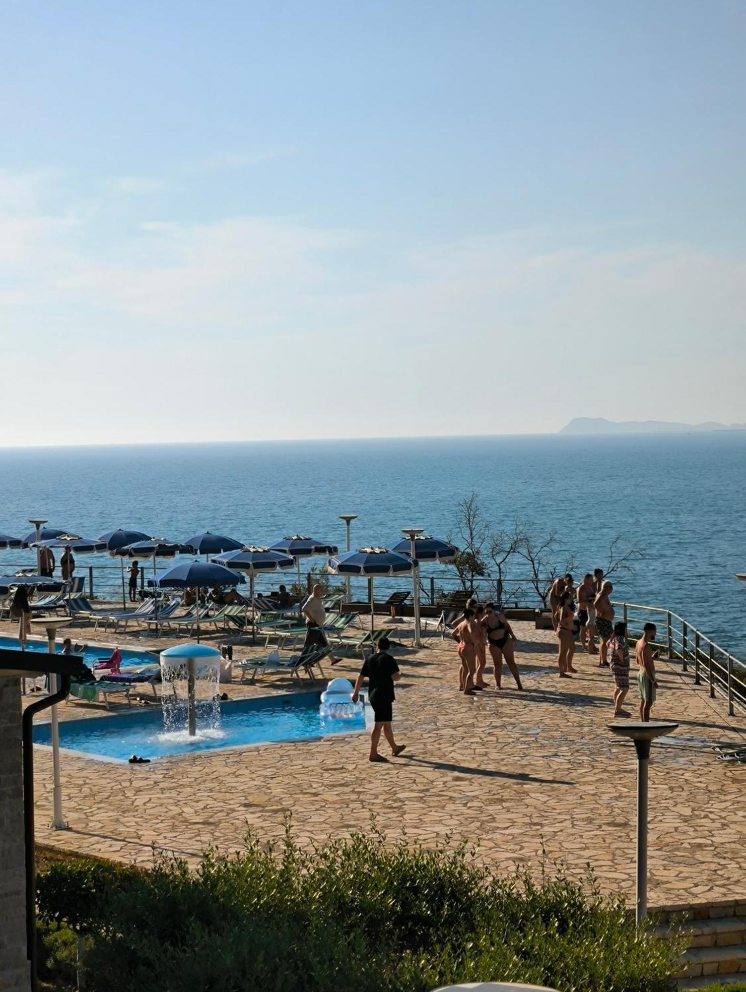Matthews Beach House Avlonya Dış mekan fotoğraf